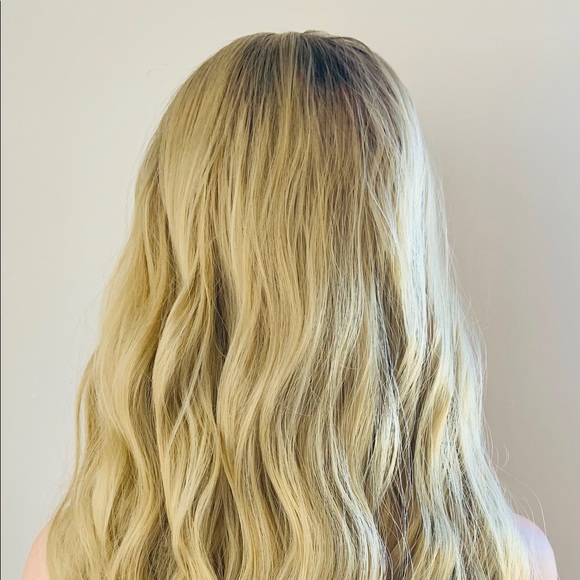 Effortless “Put On & Go” Ombre Blonde 22” Synthetic Wig - Picture 10 of 11